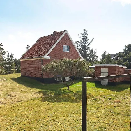 Three-bedroom Holiday In 73 Semesterbostad