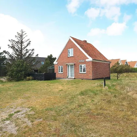 Semesterbostad Three-bedroom Holiday In 73 Blåvand