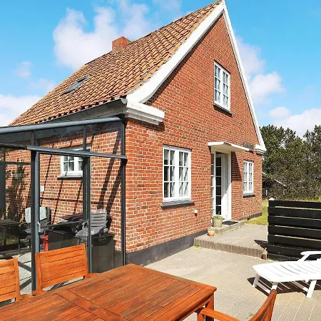 Three-bedroom Holiday In 73 Blåvand